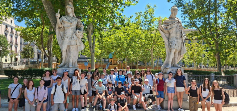 outside school group photo in Rome Italy